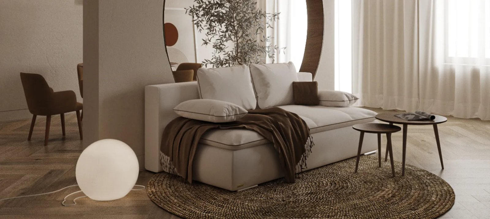 Warsaw sofa iš priekio su plačiomis sėdynėmis ir dekoratyvinėmis pagalvėmis.