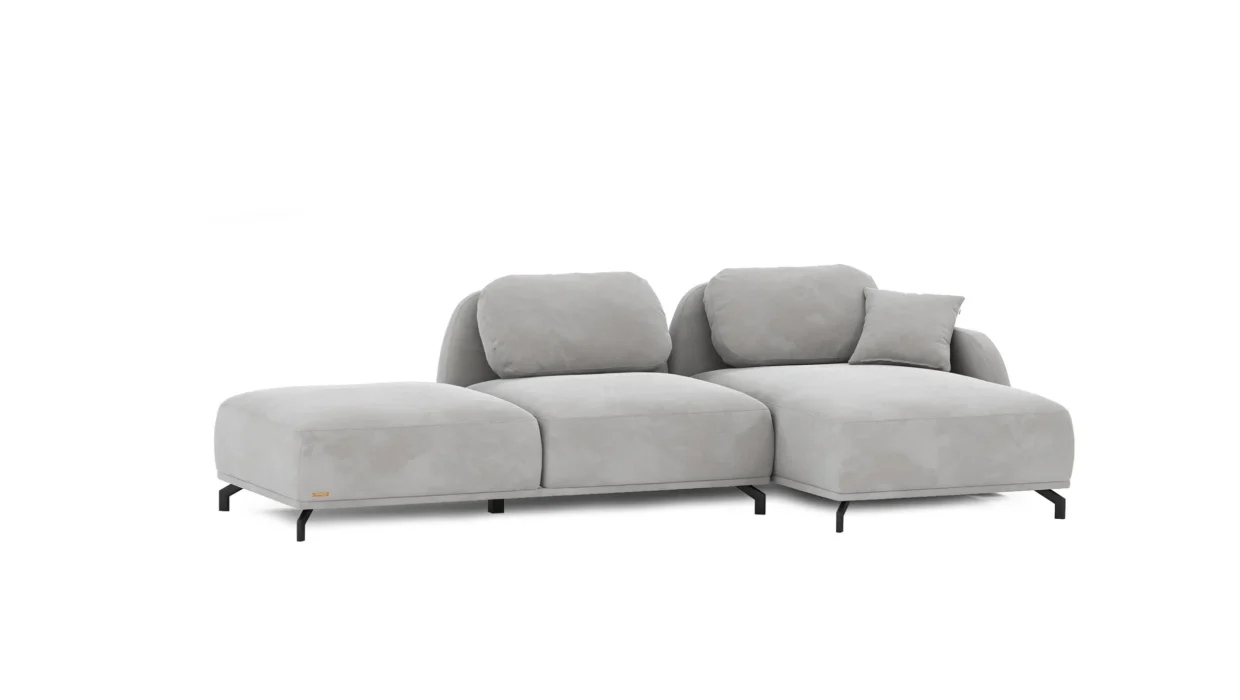 Nancy sofa su erdvia kampine forma ir minkštomis nugaros pagalvėmis.